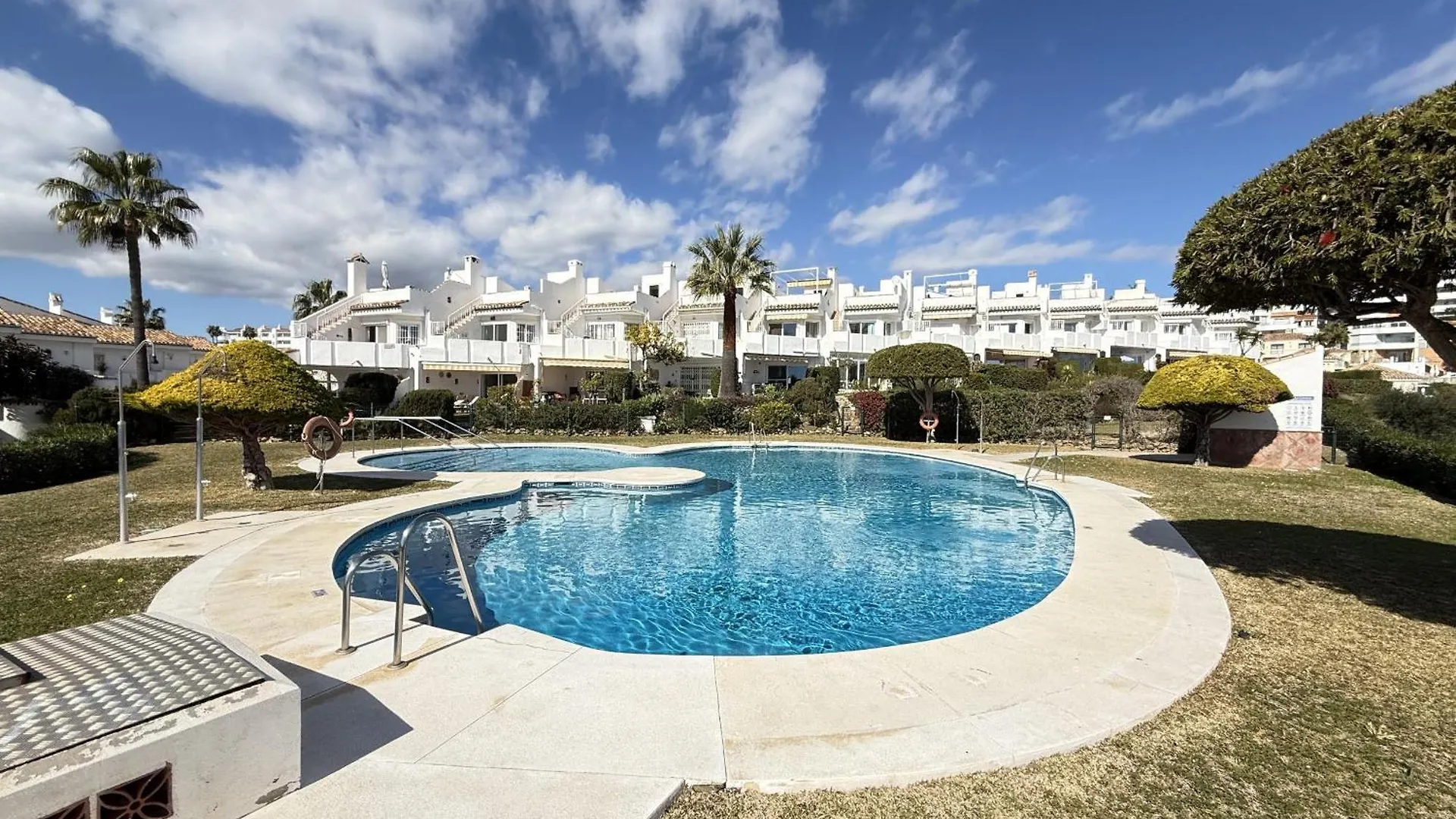 Cozy 3-Bedroom Townhouse In Calahonda MIJAS COSTA