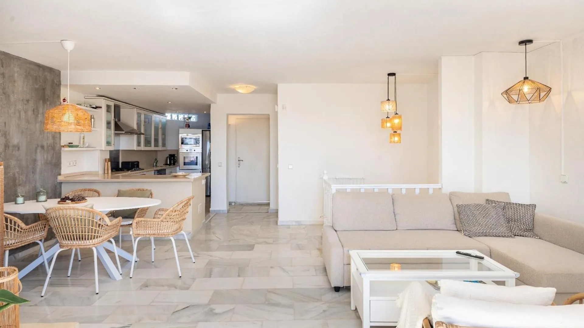Cozy 3-Bedroom Townhouse In Calahonda MIJAS COSTA Σαλέ