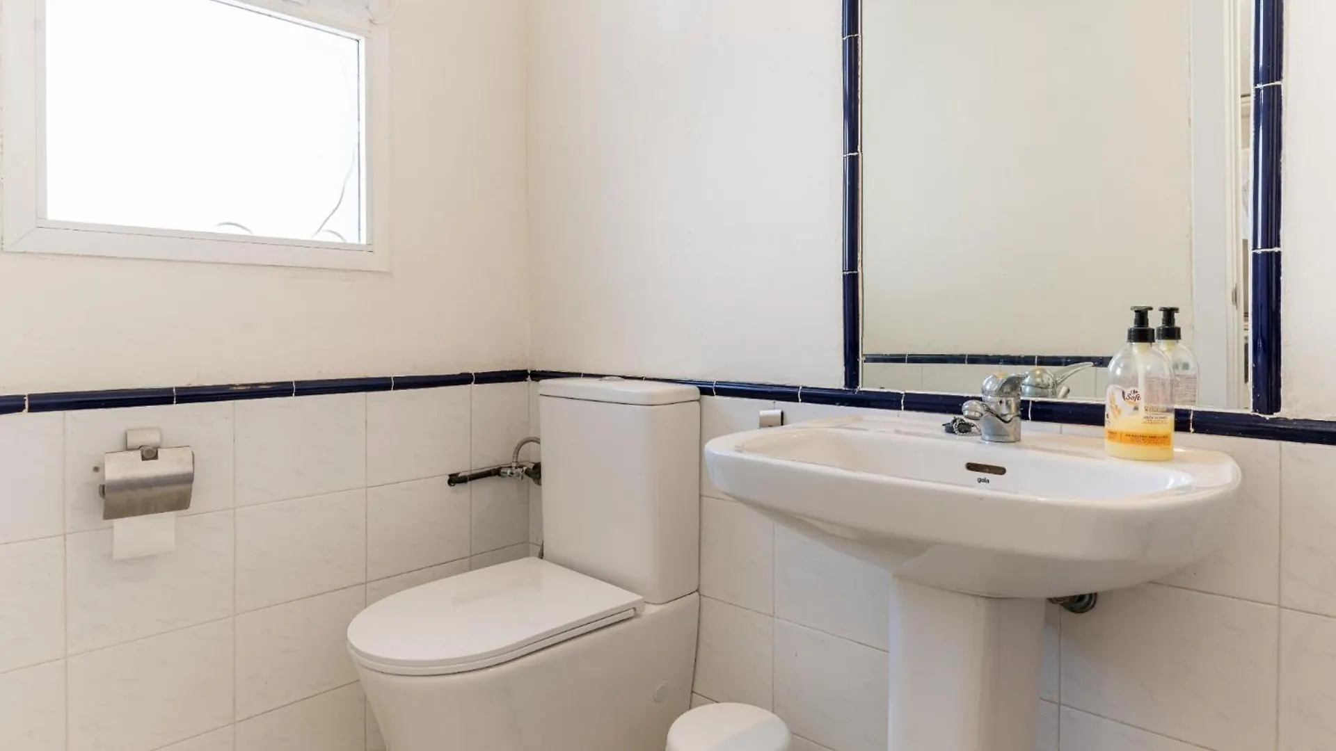 Cozy 3-Bedroom Townhouse In Calahonda MIJAS COSTA Σαλέ